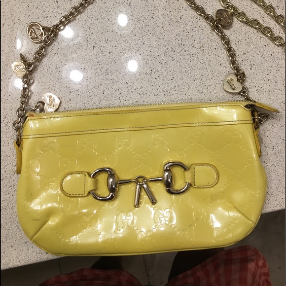 Gucci Handbags - VINTAGE GUCCI CROSSBODY CHAINLINK POUCH   YELLOW PATENT